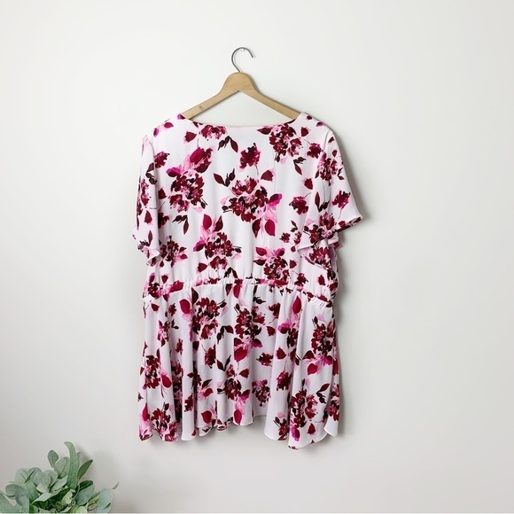 [Torrid] Women's White & Pink Floral Print Short Sleeve Plus Size Top - Picture 7 of 8